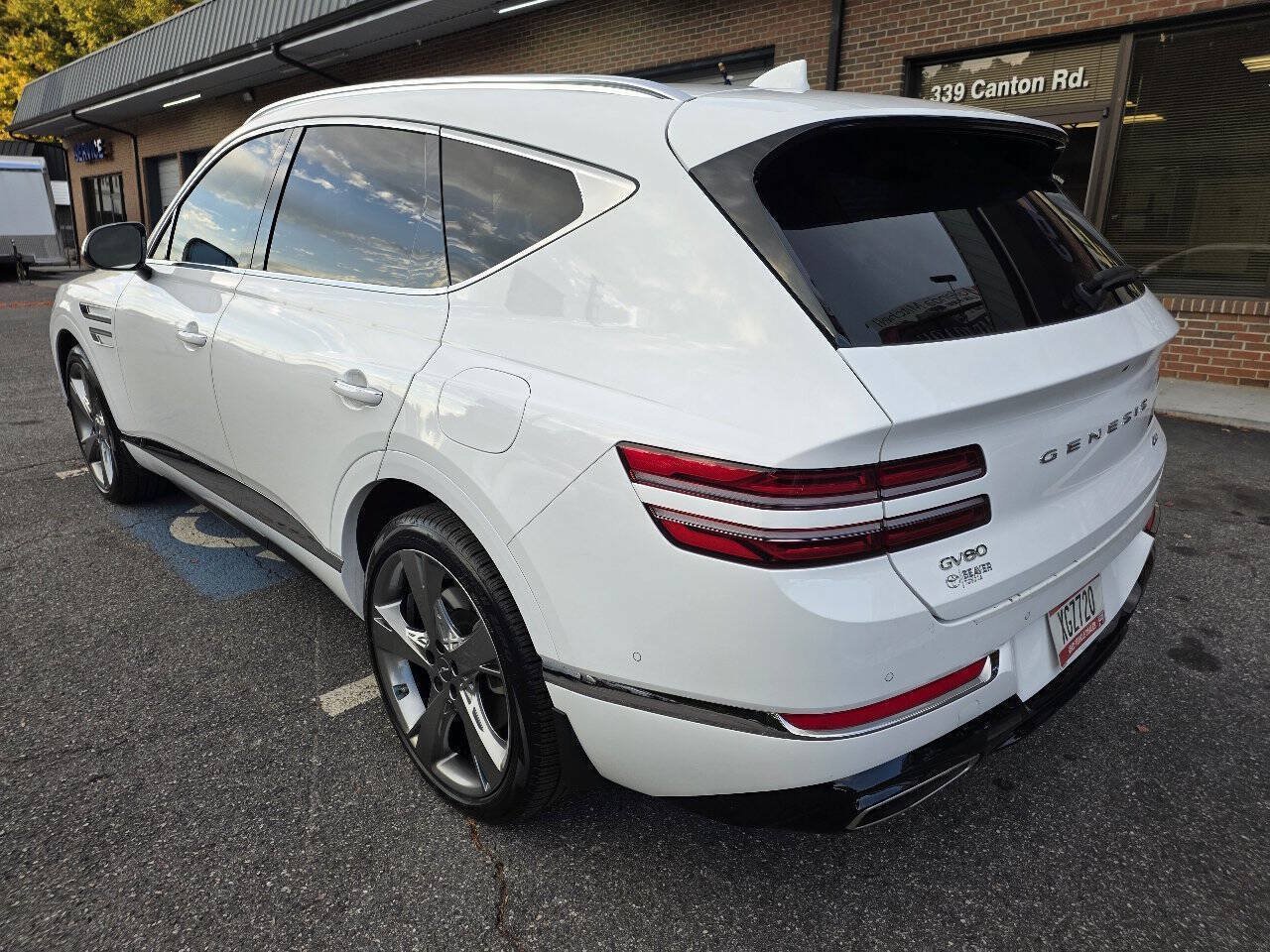 Used 2021 Genesis GV80 2.5T w/ Prestige Package 04 AWD/4WD image 4