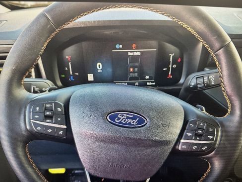 Used 2025 Ford Maverick Tremor image 11