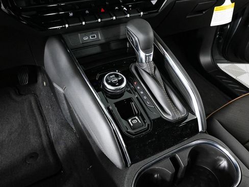 New 2025 GMC Canyon AT4 w/ Nightfall Edition image 17