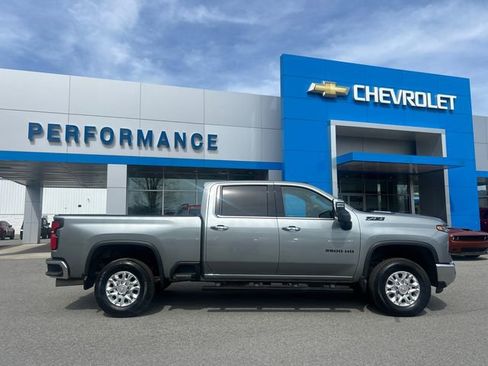 Used 2024 Chevrolet Silverado 3500 LTZ w/ LTZ Convenience Package image 3