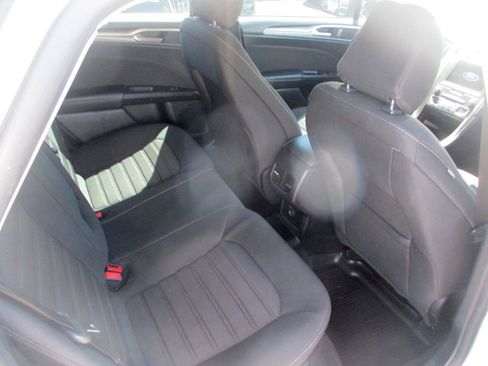 Used 2020 Ford Fusion SE AWD/4WD image 8