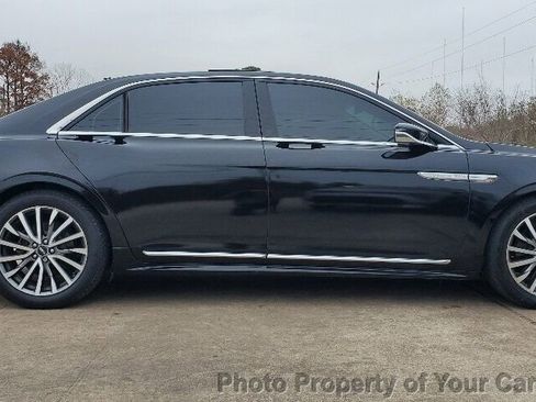 Used 2018 Lincoln Continental Select w/ Continental Climate Package image 12