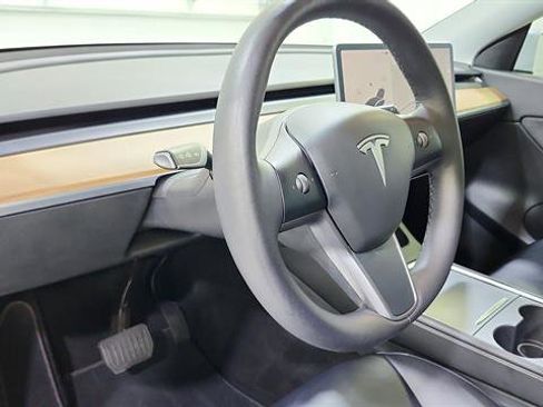 Used 2021 Tesla Model Y Long Range AWD/4WD image 10