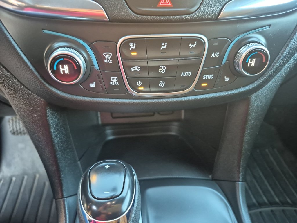 Used 2020 Chevrolet Equinox LT AWD/4WD image 25