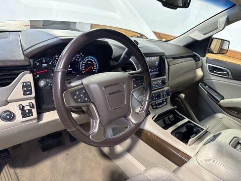 Used 2019 GMC Yukon Denali w/ Denali Ultimate Package AWD/4WD image 17