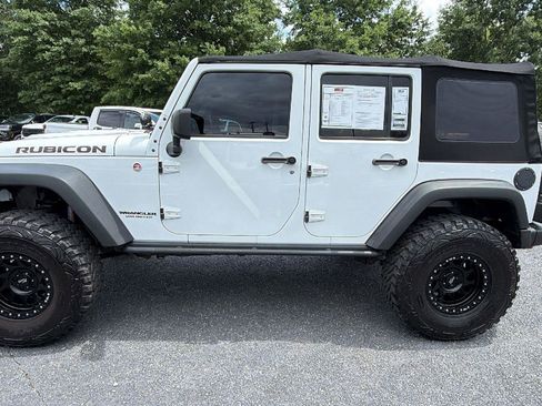 Used 2015 Jeep Wrangler Unlimited Rubicon AWD/4WD image 8