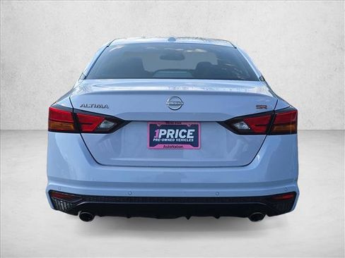 Used 2024 Nissan Altima 2.5 SR w/ SR Premium Package FWD image 5