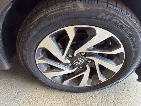 Used 2018 Honda Civic EX image 35