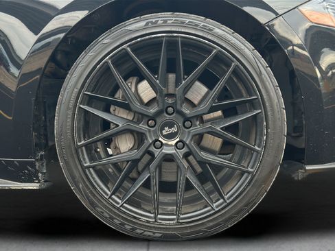 Used 2019 Ford Mustang GT Premium w/ Equipment Group 401A RWD image 34