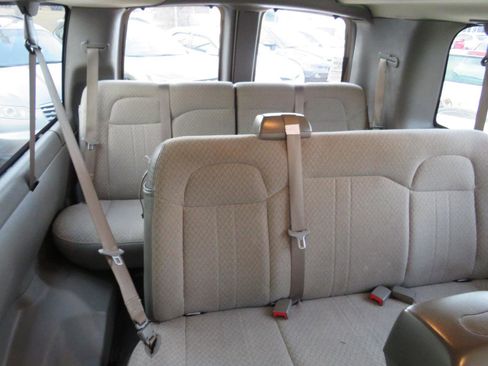 Used 2018 Chevrolet Express 3500 LT w/ LT Preferred Equipment Group image 15