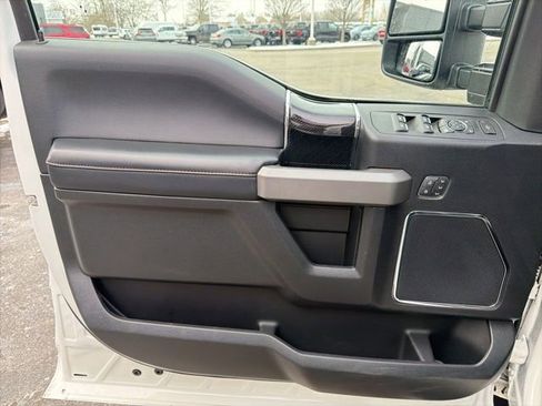 Certified 2021 Ford F350 Platinum image 25