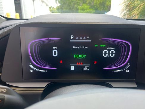 Used 2026 Kia Niro LX FWD image 38