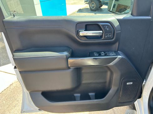 Used 2019 GMC Sierra 1500 AT4 w/ Off Road Performance Package AWD/4WD image 8
