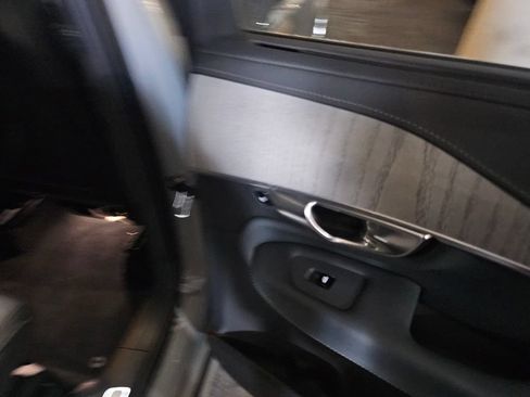 Certified 2025 Volvo XC90 B6 Ultra w/ Protection Package AWD/4WD image 9