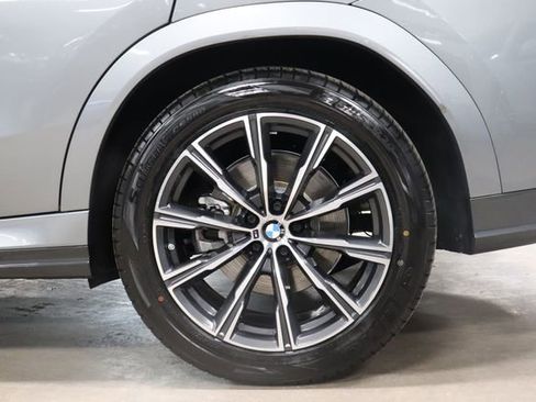Used 2026 BMW X6 xDrive40i AWD/4WD image 37