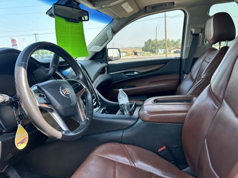 Used 2015 Cadillac Escalade Premium AWD/4WD image 13