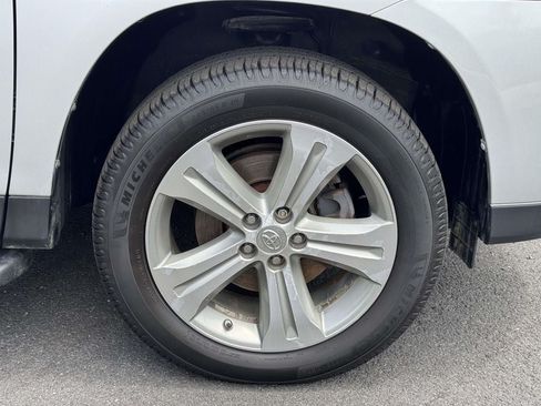 Used 2013 Toyota Highlander Limited AWD/4WD image 27