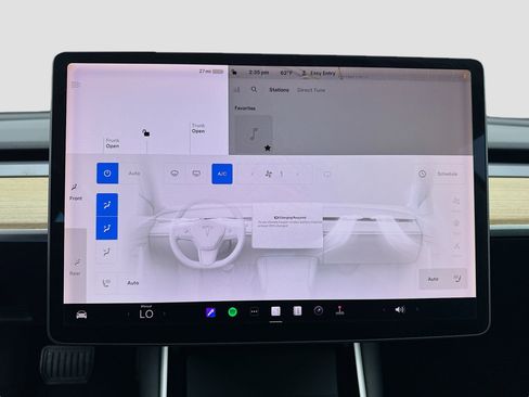 Used 2020 Tesla Model 3 Standard Range Plus image 12