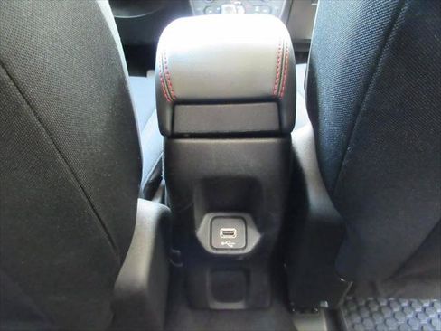 Certified 2023 Jeep Renegade Trailhawk AWD/4WD image 32