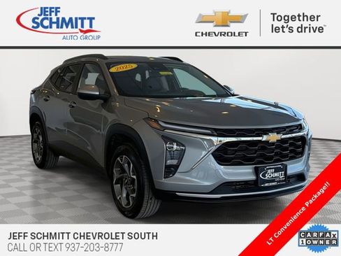 Certified 2025 Chevrolet Trax LT w/ LT Convenience Package image 1