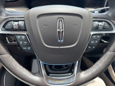 Used 2022 Lincoln Nautilus Reserve w/ Equipment Group 202A AWD/4WD image 12