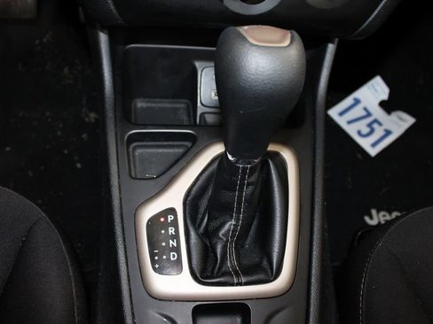 Used 2018 Jeep Cherokee Latitude image 26