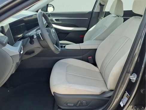 Used 2025 Hyundai Sonata SEL FWD image 12