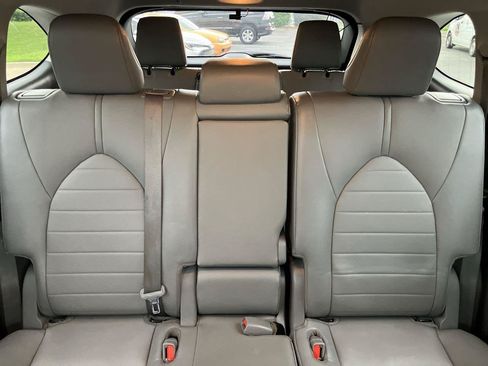 Certified 2020 Toyota Highlander XLE FWD image 35