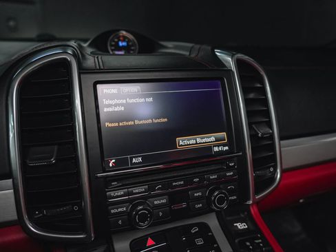 Used 2015 Porsche Cayenne Turbo image 70