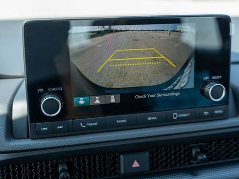 Used 2025 Honda CR-V LX image 27