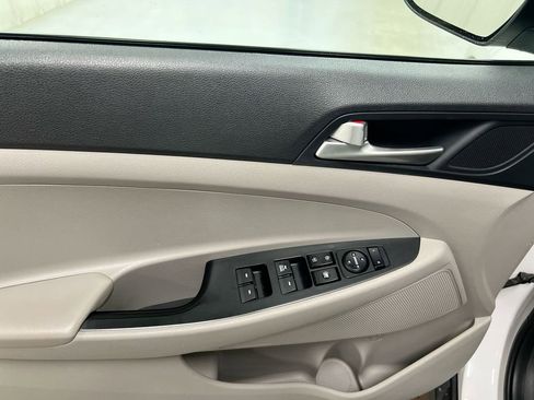 Used 2019 Hyundai Tucson SE image 19