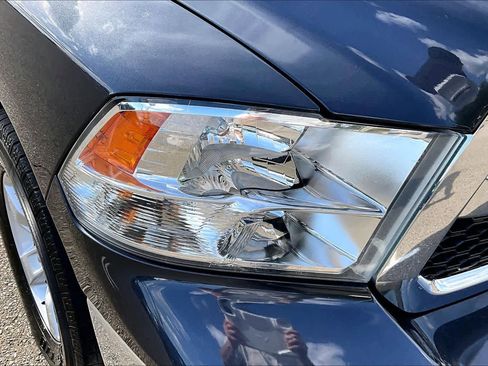 Used 2019 RAM 1500 Tradesman w/ Chrome Appearance Group RWD image 27