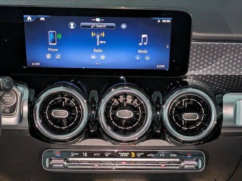 Used 2026 Mercedes-Benz GLB 250 image 17
