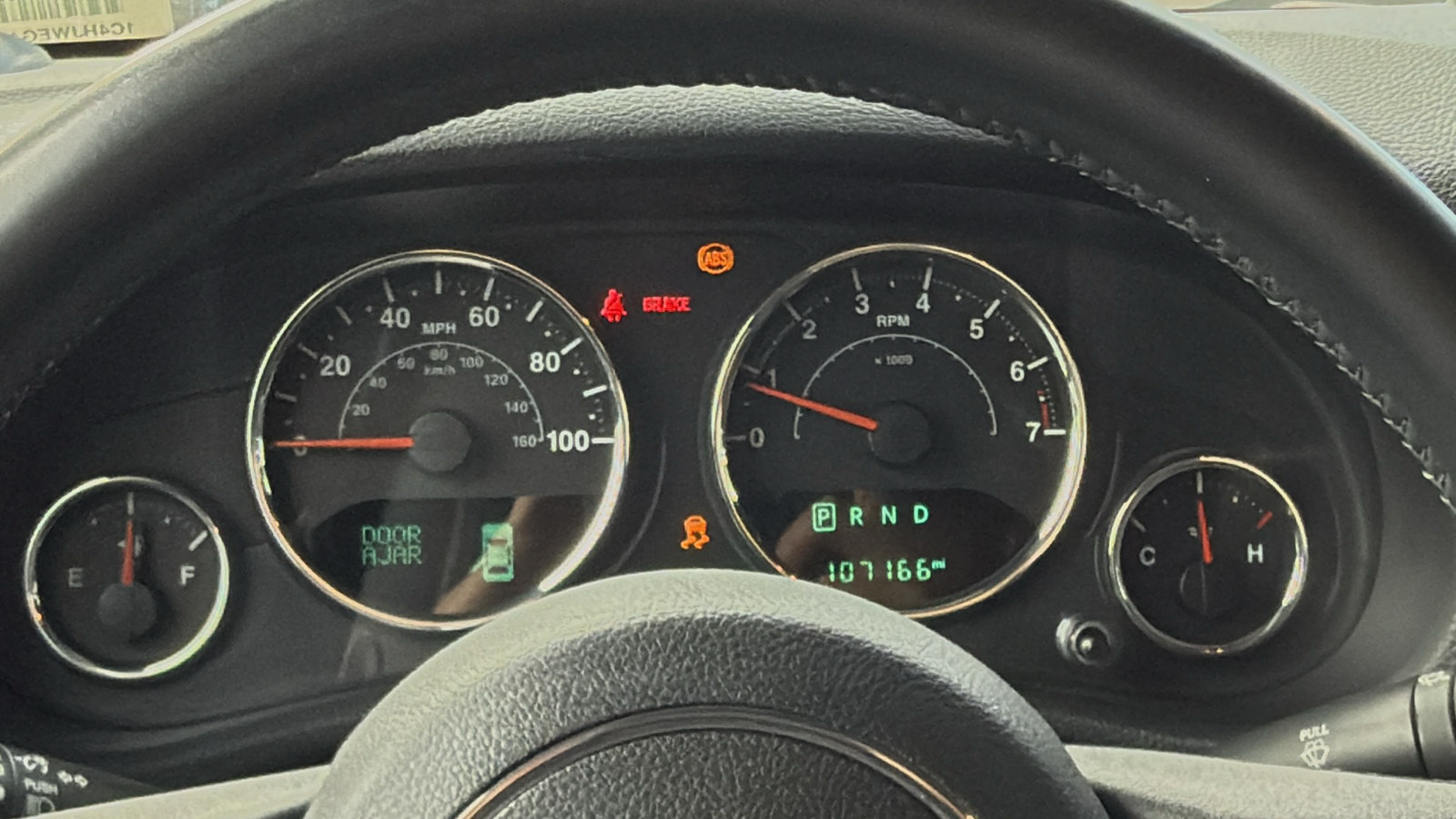 Used 2015 Jeep Wrangler Unlimited Sahara w/ Connectivity Group AWD/4WD image 16
