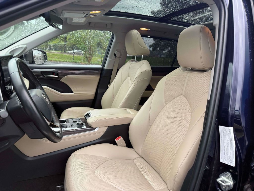 Used 2023 Toyota Highlander Limited AWD/4WD image 17