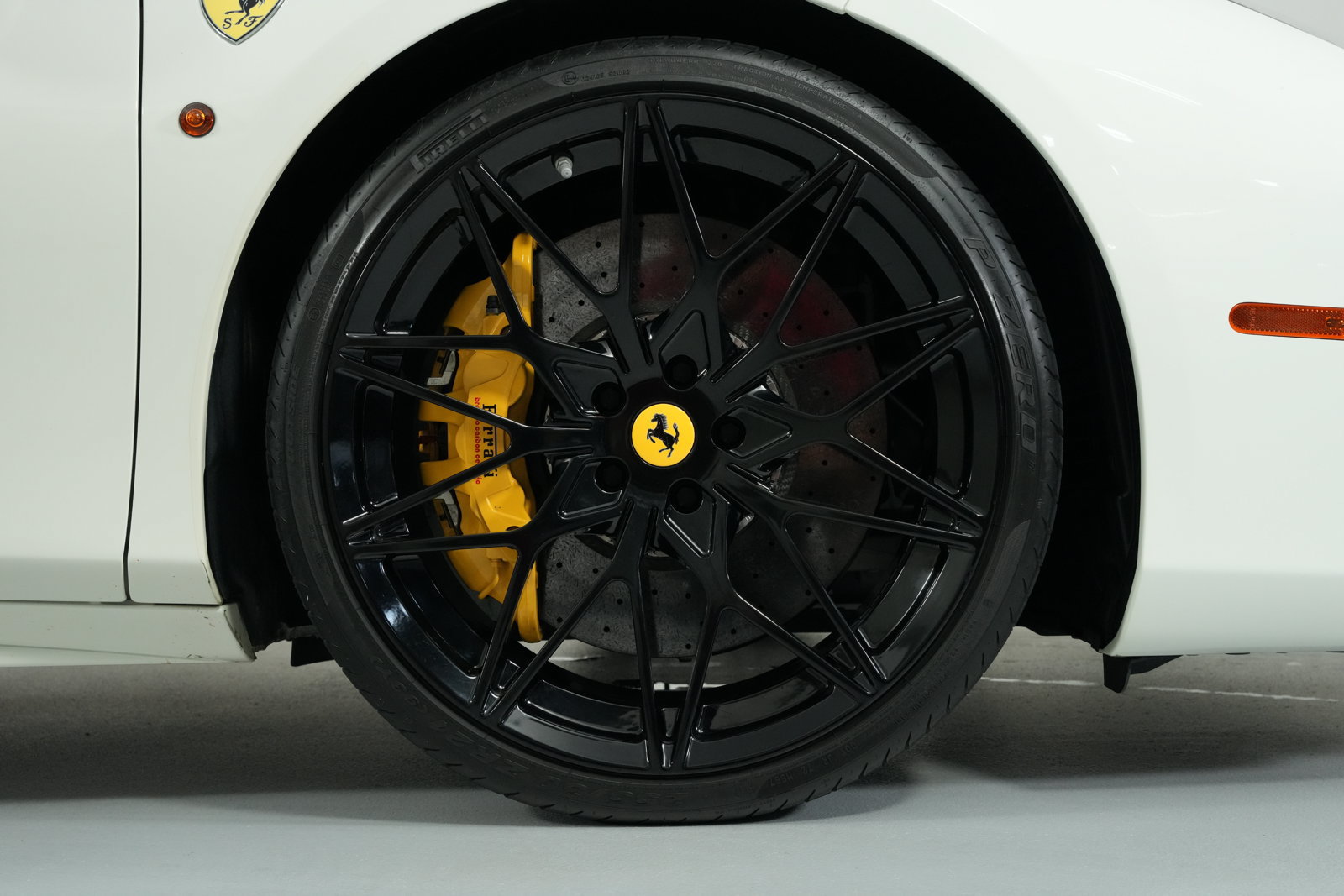 Used 2019 Ferrari 488 Spider RWD image 17
