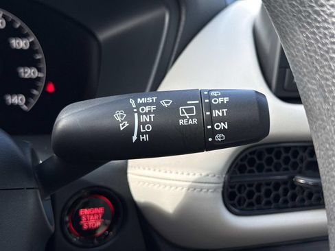 Used 2023 Honda HR-V LX image 12