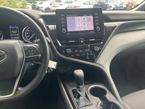 Used 2022 Toyota Camry LE FWD image 21