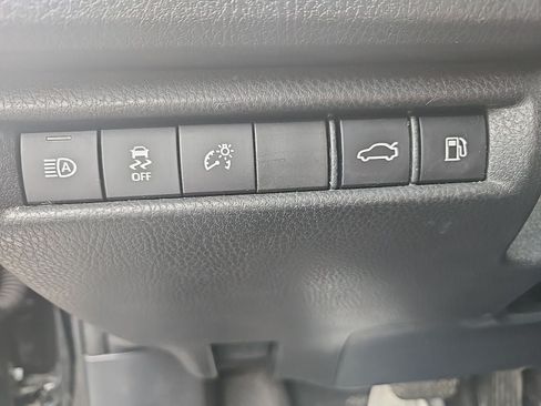 Used 2025 Toyota Camry LE FWD image 7
