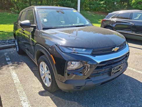 Used 2023 Chevrolet TrailBlazer LS AWD/4WD image 3