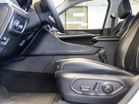 Certified 2023 Jeep Grand Cherokee Limited w/ Black Appearance Package image 8