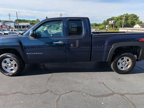 Used 2009 Chevrolet Silverado 1500 LT w/ Power Pack Plus AWD/4WD image 4