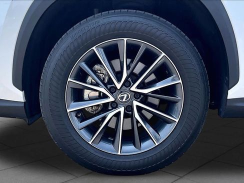 Used 2024 Lexus NX 250 FWD w/ Towing Package (2000 Lbs) image 9