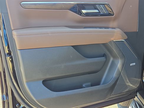 New 2026 Chevrolet Tahoe High Country w/ Sun And Tow Package AWD/4WD image 21