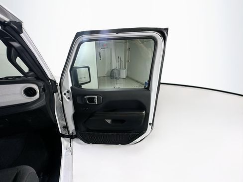 Used 2024 Jeep Wrangler Unlimited Sahara AWD/4WD image 26