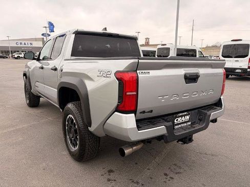 Used 2024 Toyota Tacoma TRD Off-Road image 5