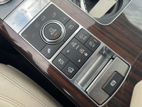 Used 2016 Land Rover Range Rover HSE image 37