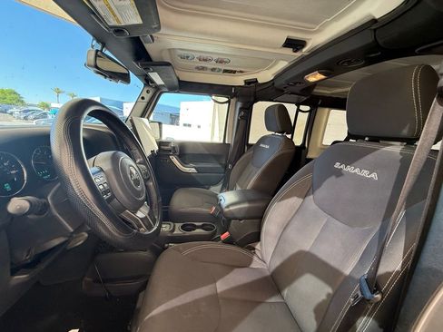 Used 2018 Jeep Wrangler Unlimited Sahara w/ Connectivity Group image 16