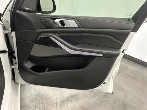 Used 2019 BMW X7 xDrive40i w/ Premium Package AWD/4WD image 48