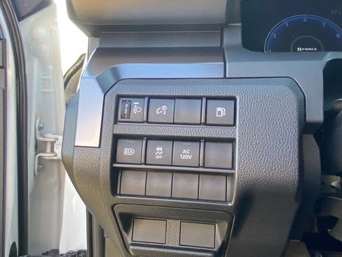 Used 2025 Toyota 4Runner TRD Sport AWD/4WD image 11
